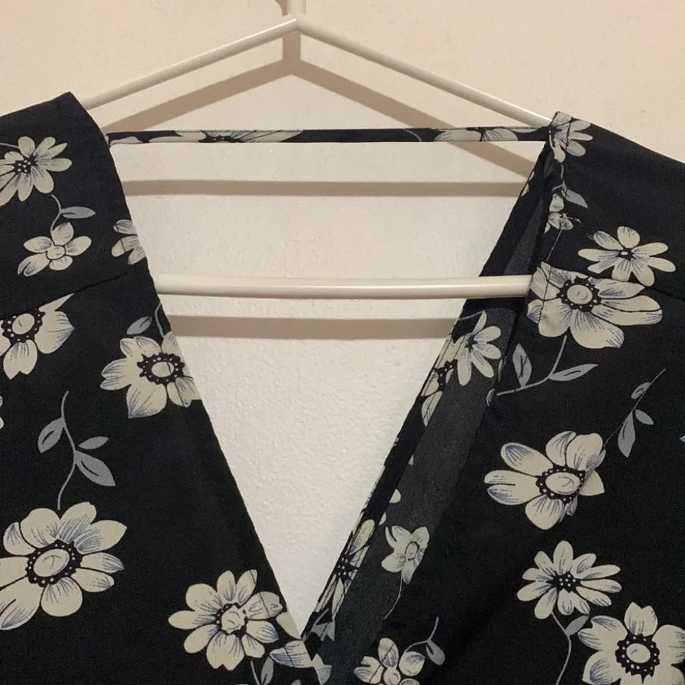 𝅺LIBERTY Floral wrap dress bell sleeves - Picture 3 of 6